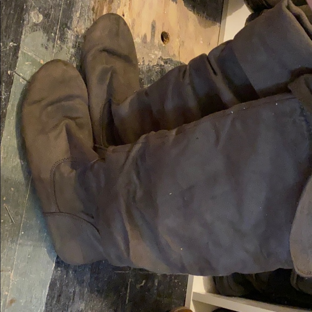 Size 8 1/2 grey suede knee length boots